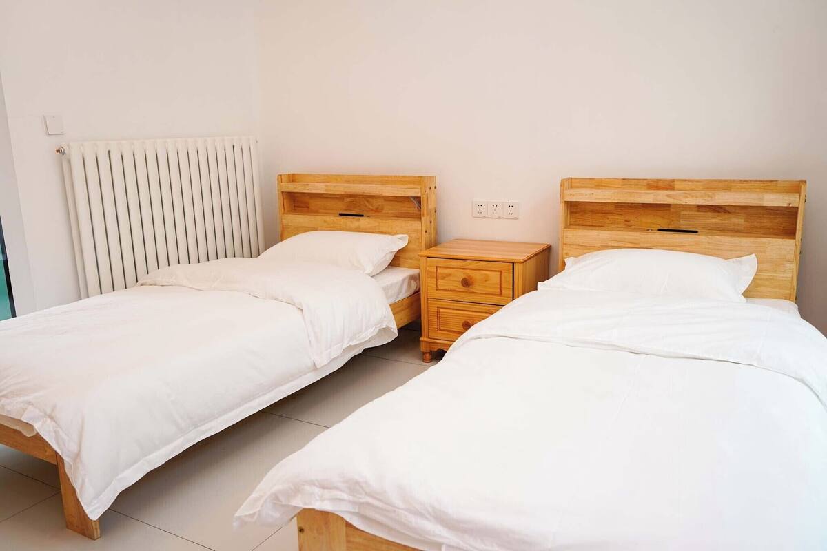 Standard Twin Room, Hill View | Premium bedding, down comforters, laptop workspace, blackout drapes