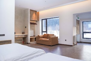 Quarto duplo família, vista para a colina | Roupas de cama premium, edredons de pluma