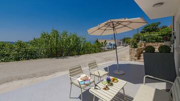 Apartamento (Two Bedroom Apartment with Terrace) | Terraza o patio