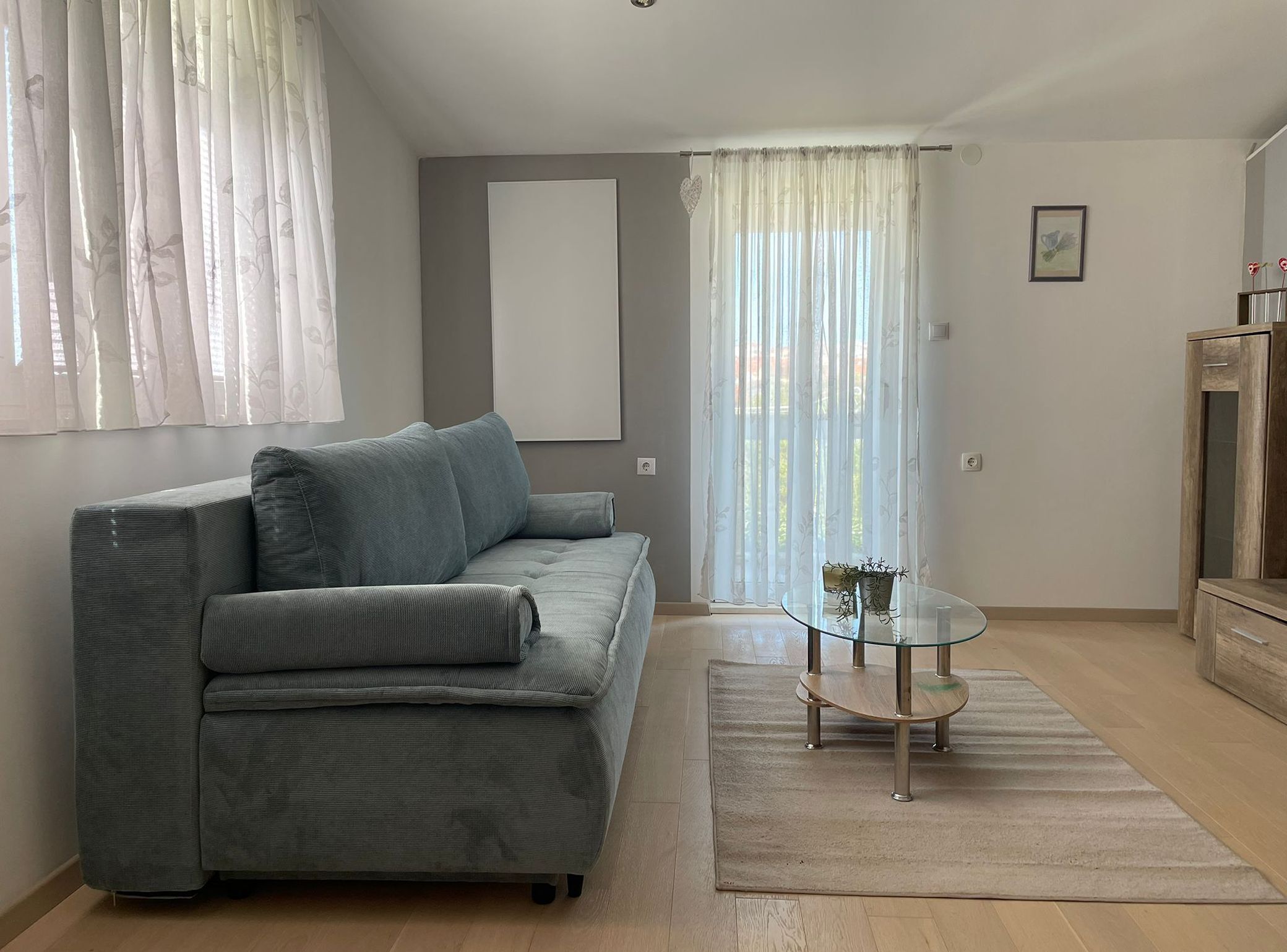 Apartment (Delux A4) | Living room | 32-inch flat-screen TV with cable channels