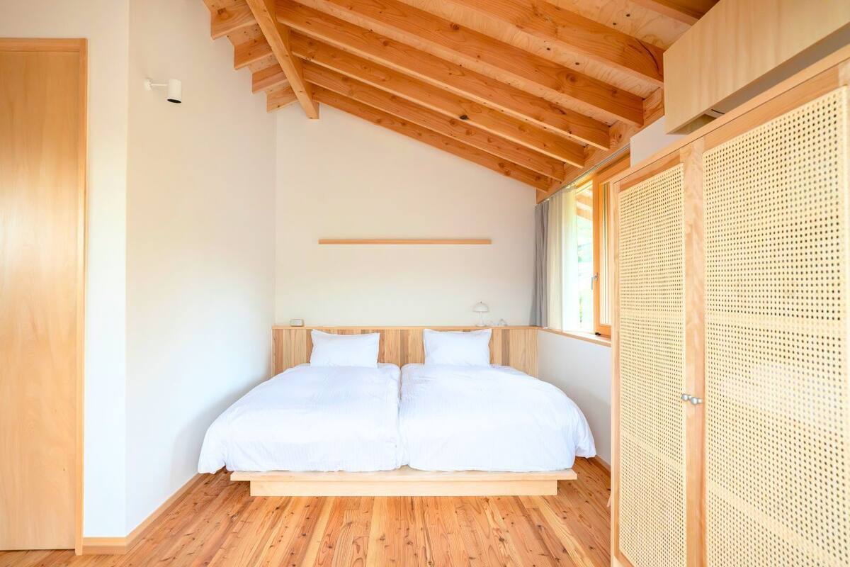 Twin Room, 2 Single Beds, Non Smoking | Free WiFi