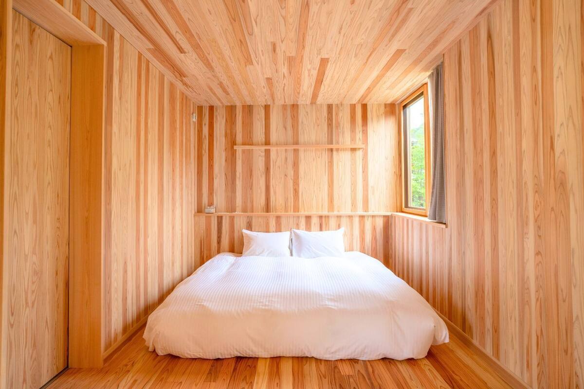 Double Room, 1 King Bed, Non Smoking | Free WiFi