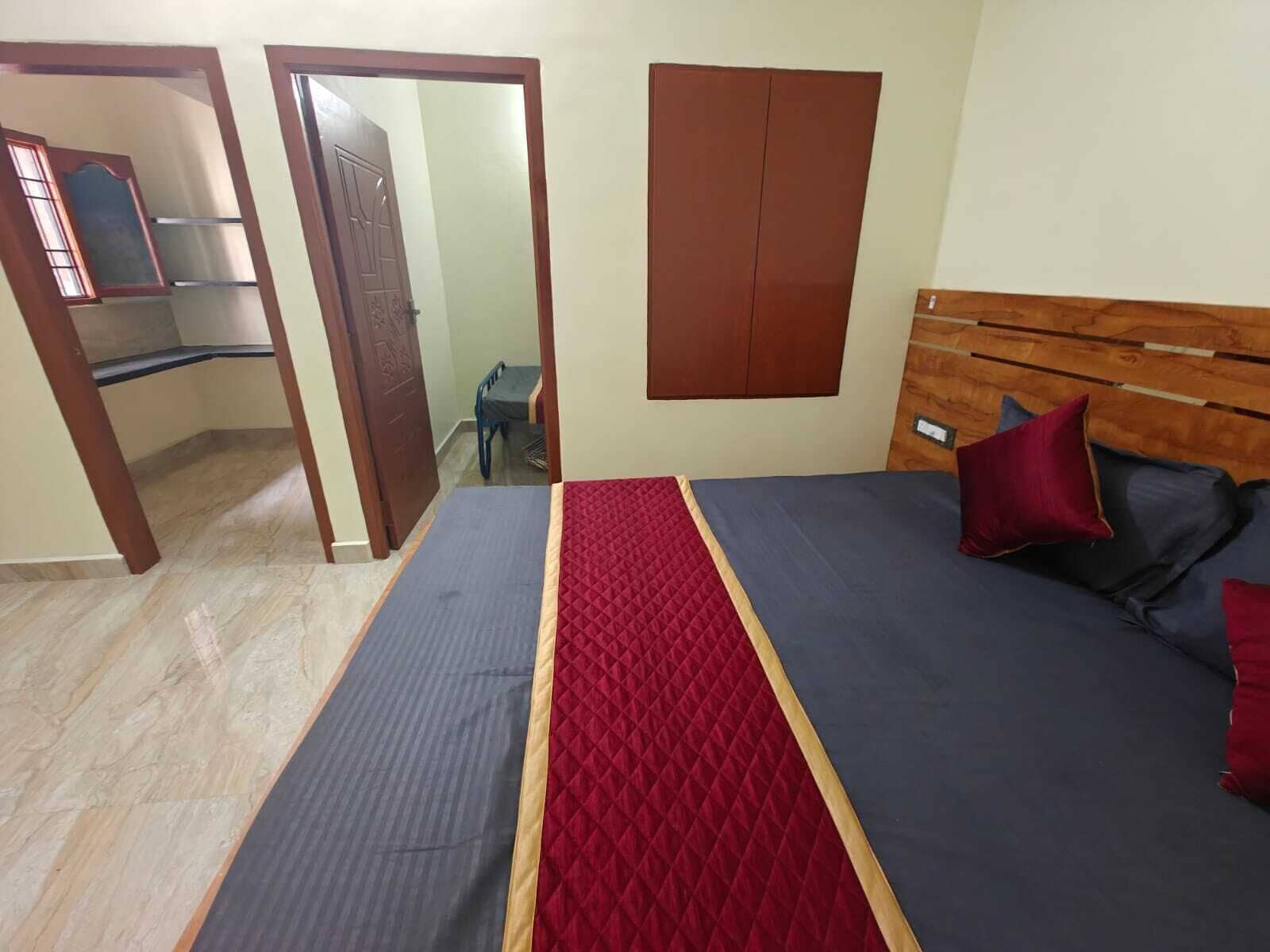 Deluxe Room | Desk, free WiFi