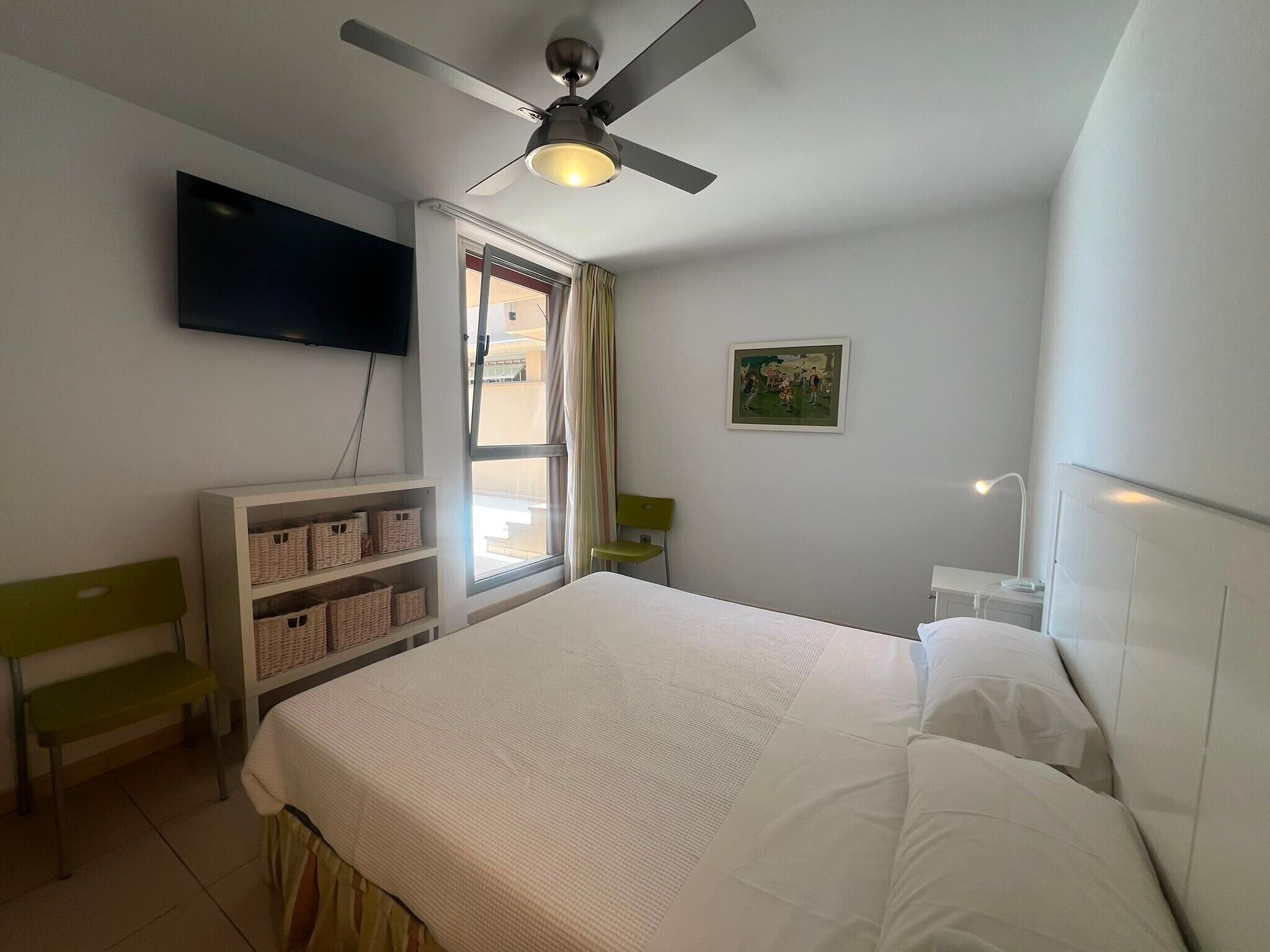 3 slaapkamers, een strijkplank/strijkijzer, wifi, beddengoed