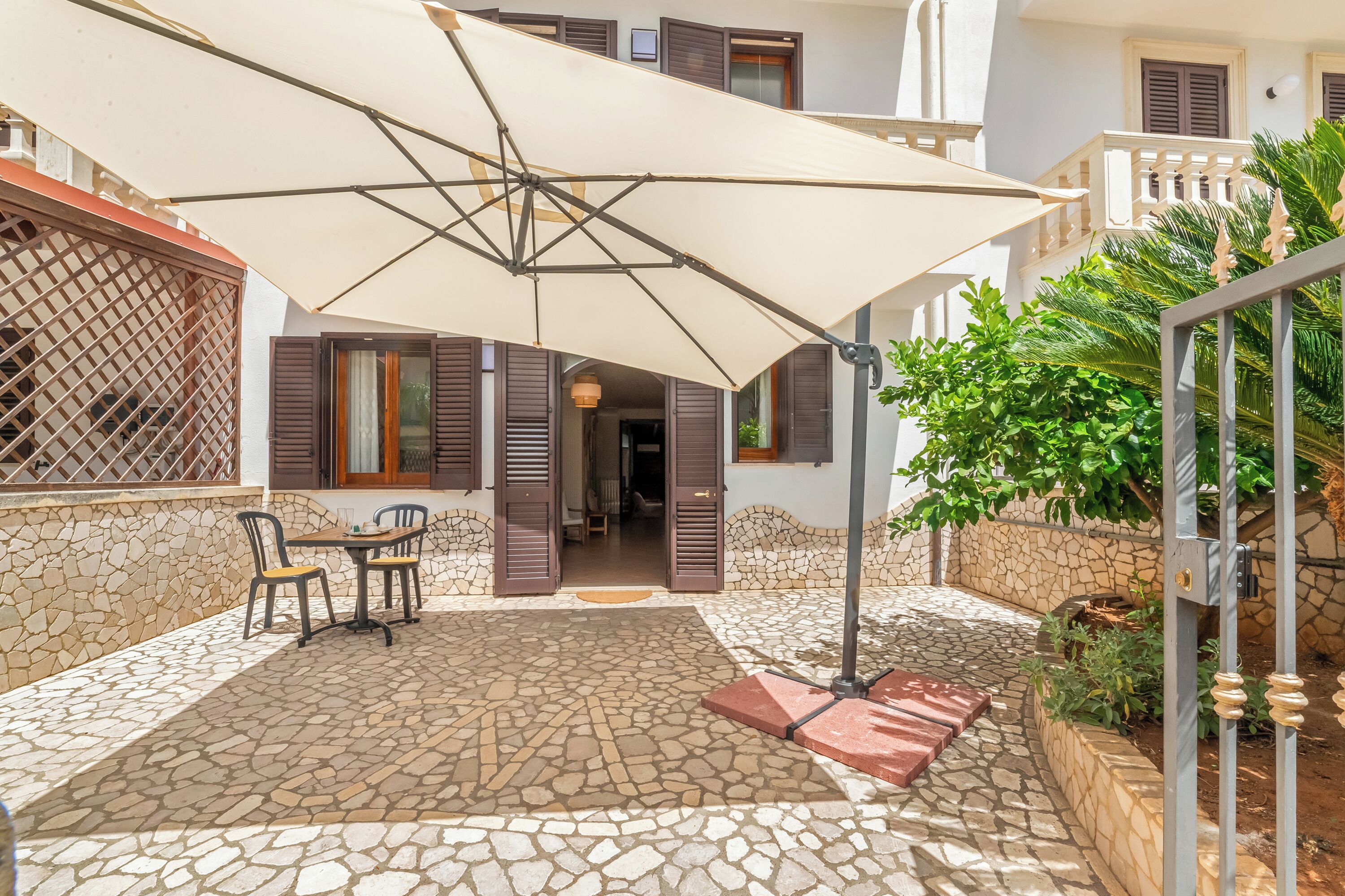 Family Villa, 3 Bedrooms, 2 Bathrooms (Casa di Adriana&Claudia) | Outdoor dining