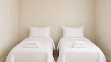 WiFi (free), bed sheets