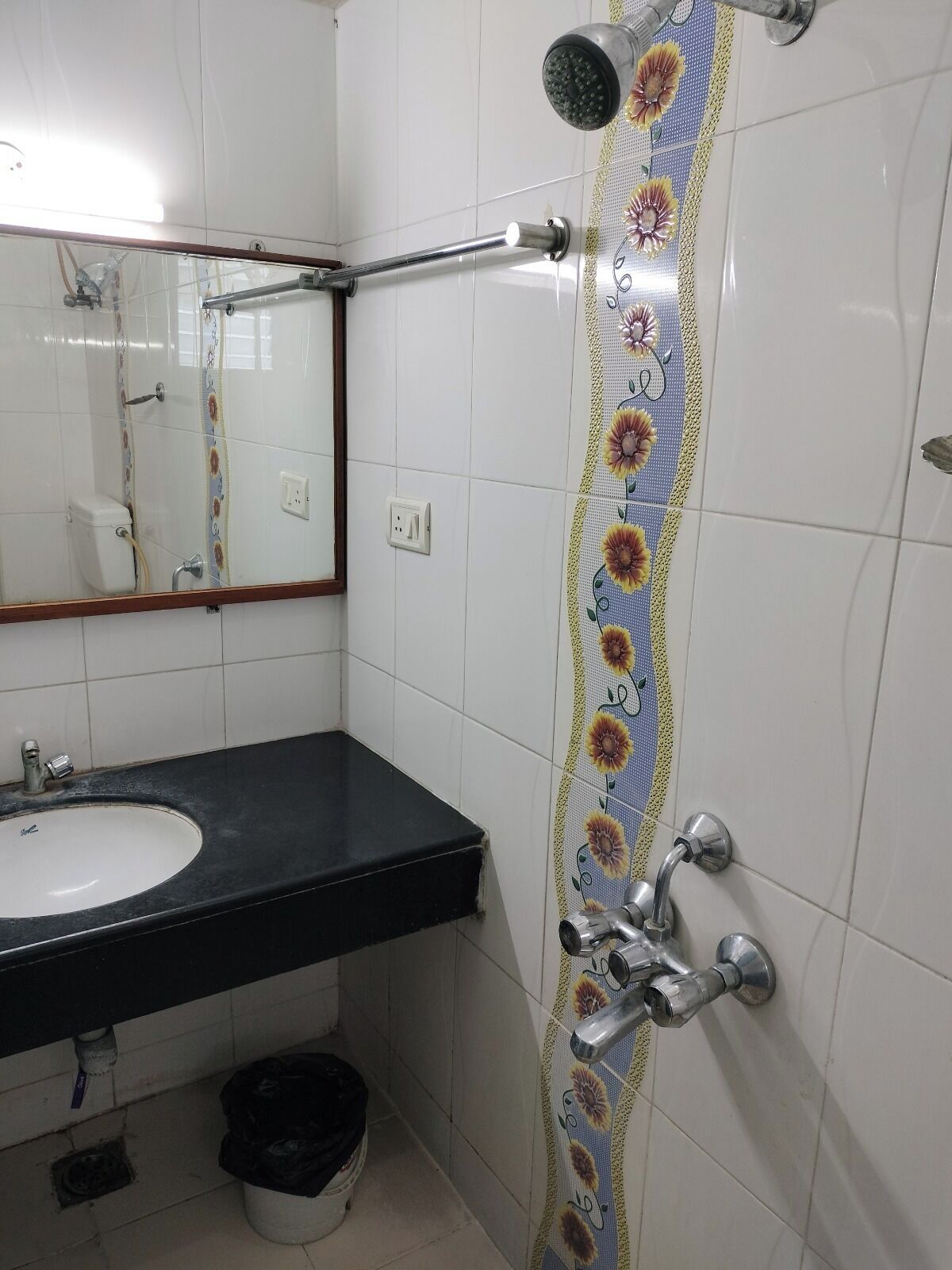 Shower, free toiletries, towels, soap