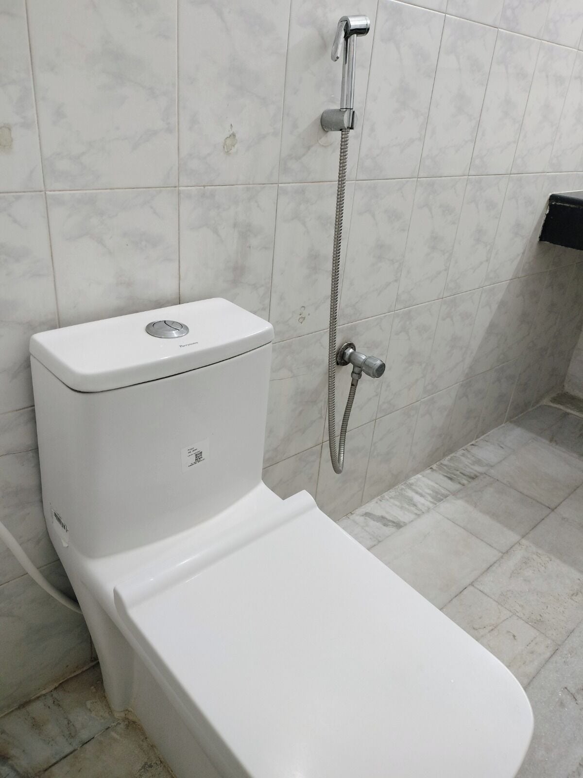 Shower, free toiletries, towels, soap