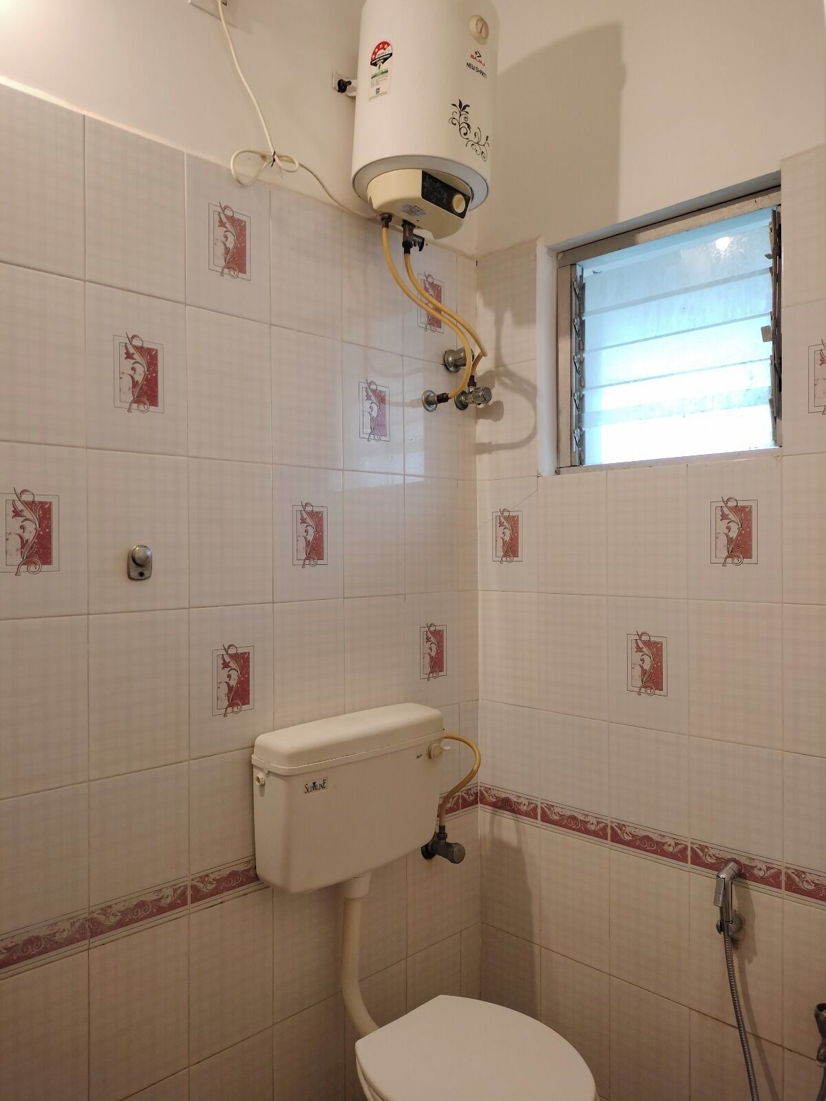 Ducha, artículos de tocador gratuitos, toallas, jabón