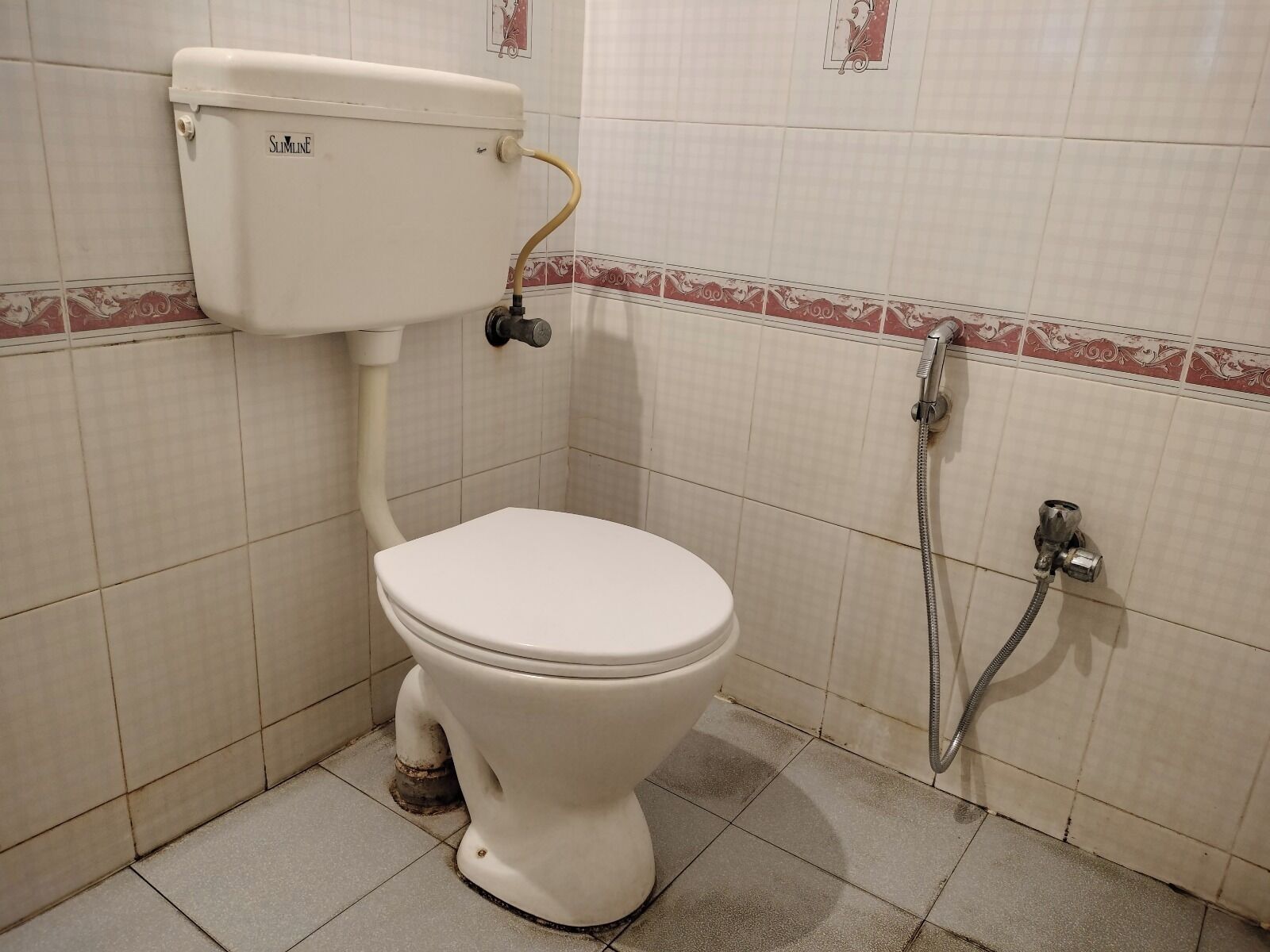 Regadera, amenidades de baño gratuitas, toallas, jabón 