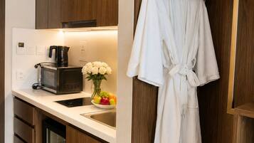 Studio, Partial Sea View | Private kitchen | Fridge, microwave, stovetop, cookware/dishes/utensils