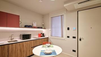 Apartamento, no fumadores | Cocina privada | Máquina de café espresso, cafetera o tetera y frigorífico grande
