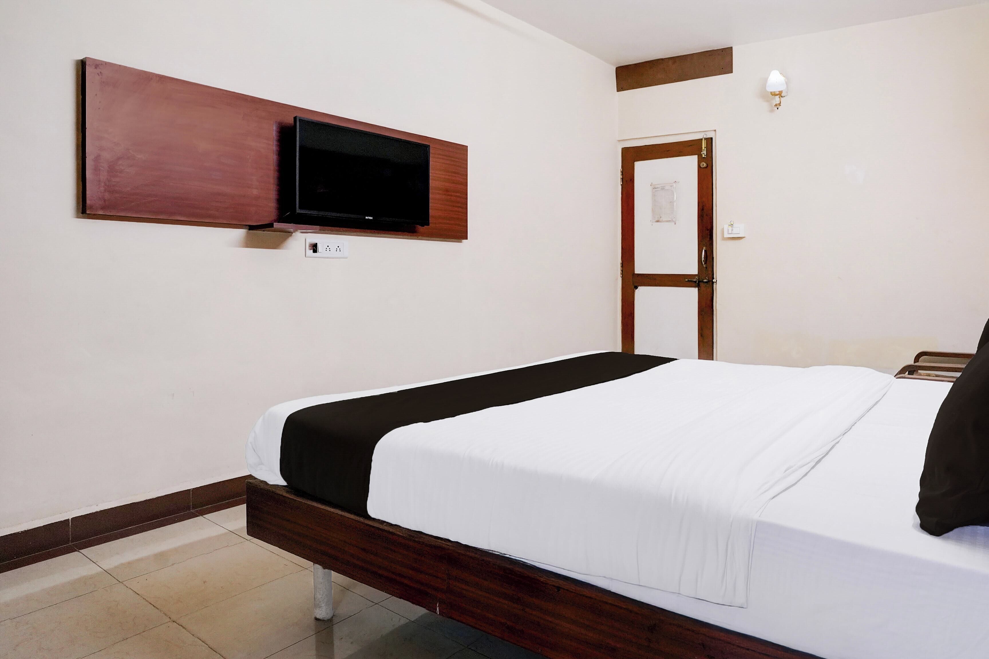 Escritorio, wifi gratis y ropa de cama 
