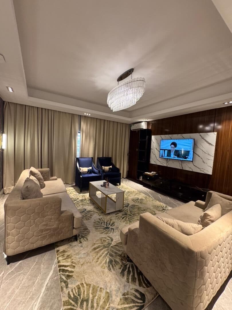 Luxury Apartment | Bathroom | Shower, rainfall showerhead, hair dryer, bidet