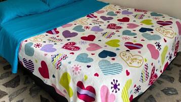 1 bedroom, bed sheets