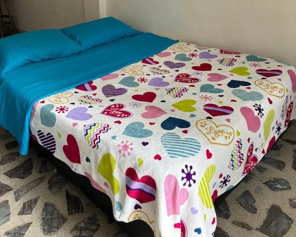 1 chambre, literie fournie