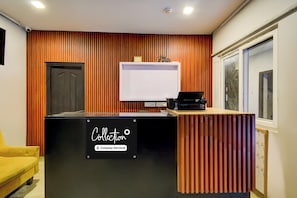 Lobby - Collection O Erragadda Metro Station (Hyderabad)