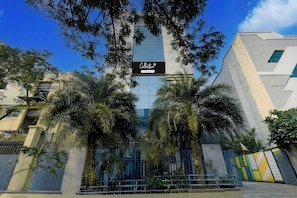 Exterior - Collection O Erragadda Metro Station (Hyderabad)