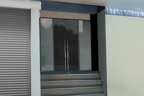 Exterior detail - Collection O Kothapet Near Omini (Hyderabad)