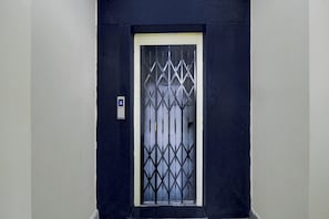 Interior - Collection O Kothapet Near Omini (Hyderabad)