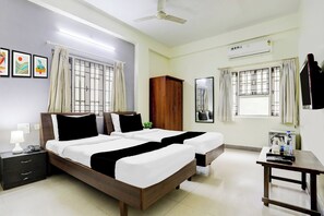 Desk, free WiFi - Collection O Begumpet Alpine Glow (Hyderabad)