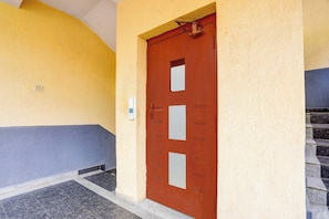 Exterior detail - Collection O Begumpet Alpine Glow (Hyderabad)