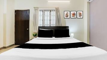 Desk, free WiFi, bed sheets