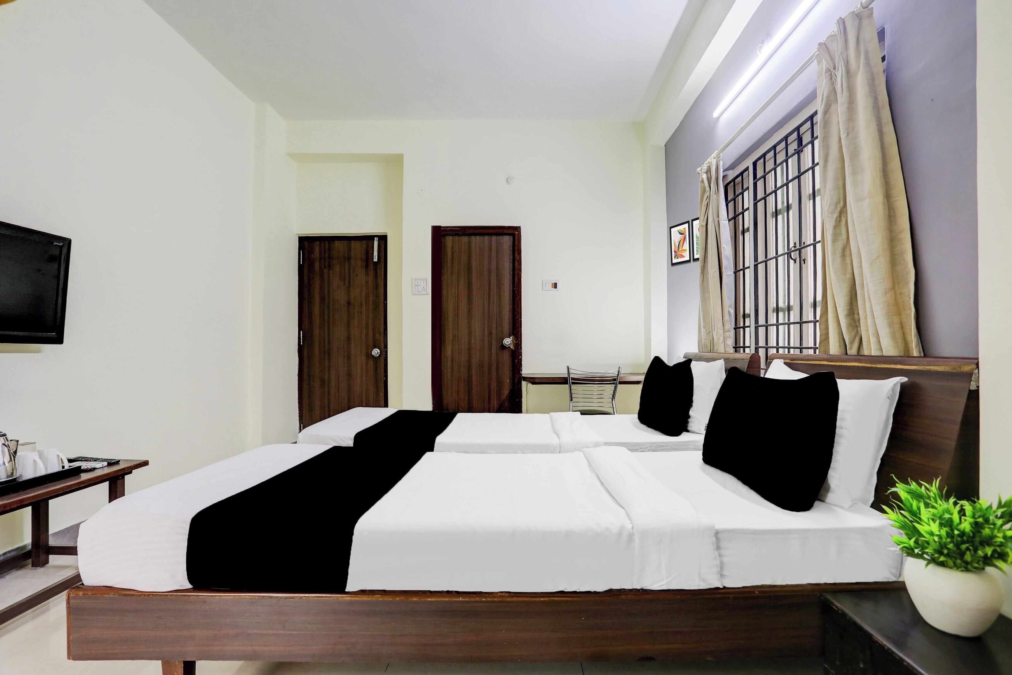 Desk, free WiFi, bed sheets