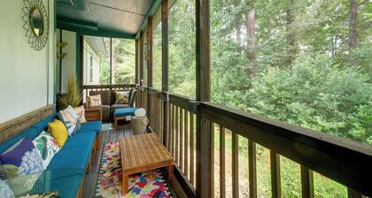 Pool, Putting Green Access! Backyard Retreat