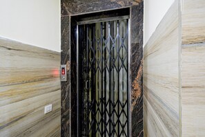 Interior - Super Collection O Khajaguda Hills (Hyderabad)