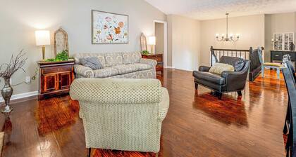 Near Lake Allatoona! Suburban Home w/ Deck & Yard