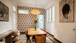 Appartement (4 Bedrooms) | Salle à manger