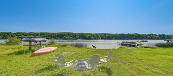 Boating, Bonfires & Lake Views! Michigan Getaway