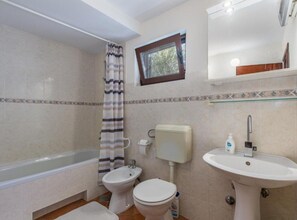 Apartment | Badezimmer | Dusche, Haartrockner