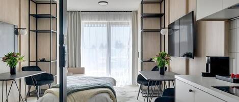 Classic Apartment, Balcony, Park View