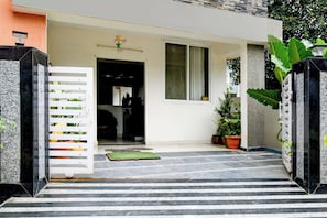Exterior detail - Collection O Atlas DLF Formerly Hillside (Hyderabad)