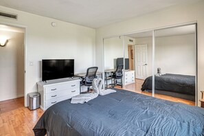 Room - Work, Hike & Swim: Central Tucson Condo w/ Pool (Tucson)