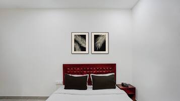Classic Room | Desk, iron/ironing board (on request), free WiFi, bed sheets
