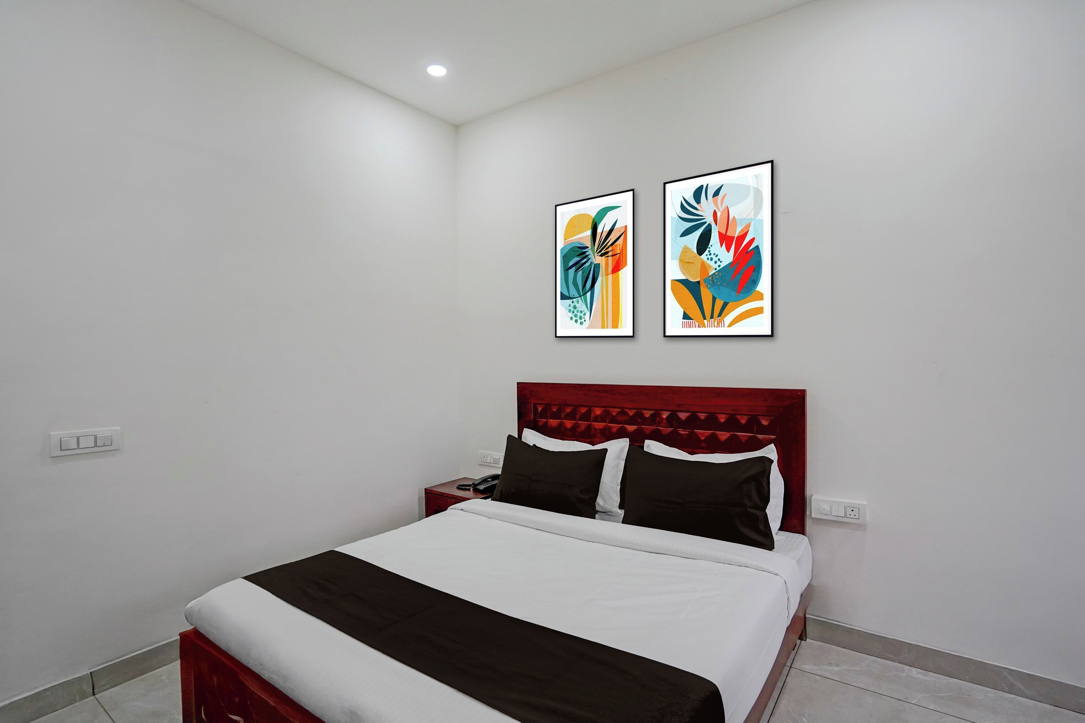 Classic Room | Desk, iron/ironing board (on request), WiFi (free), bed sheets