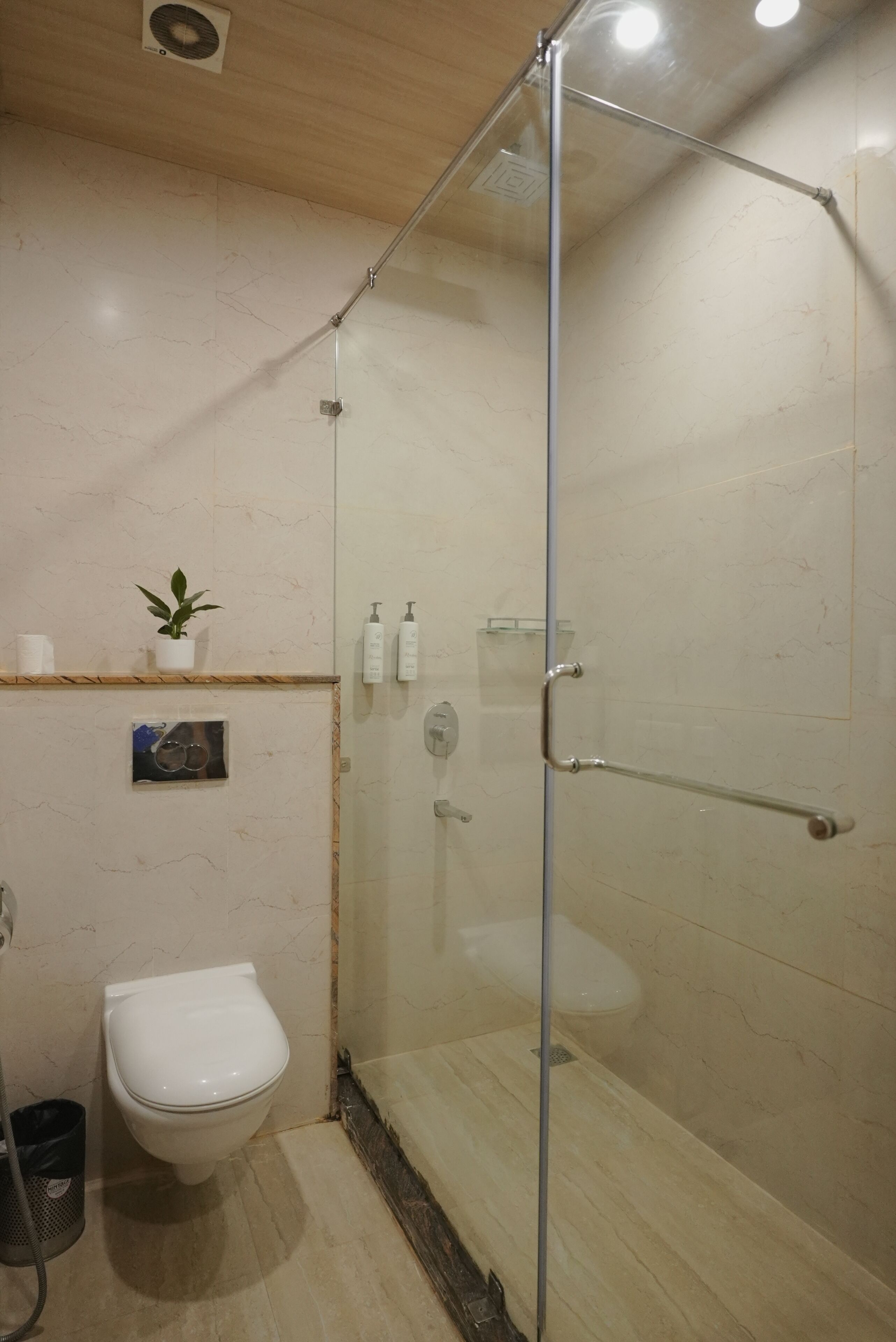 Articles de toilette gratuits, serviettes fournies, savon, shampoing