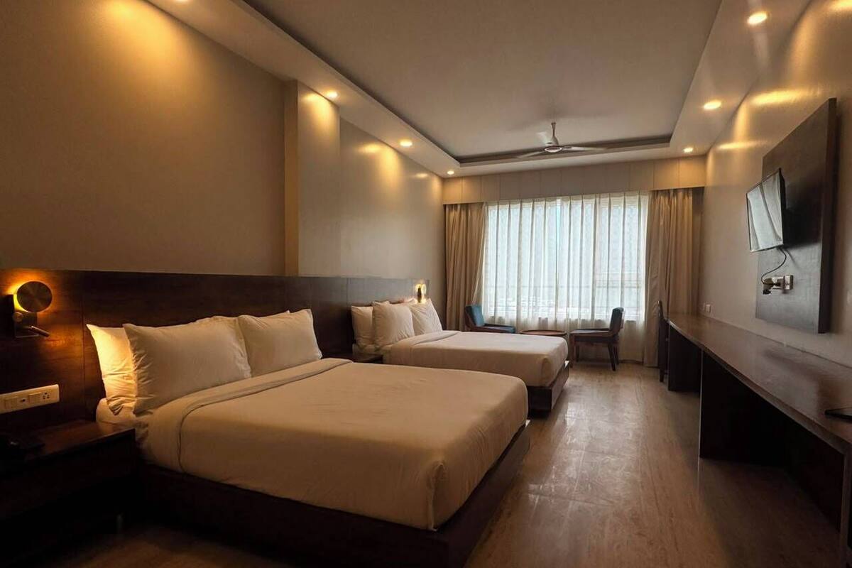 Double or Twin Room, Balcony, Garden View | Iron/ironing board, free WiFi