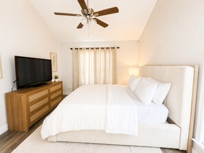 Room - A Cozy & Modern Stay (Shawnee)