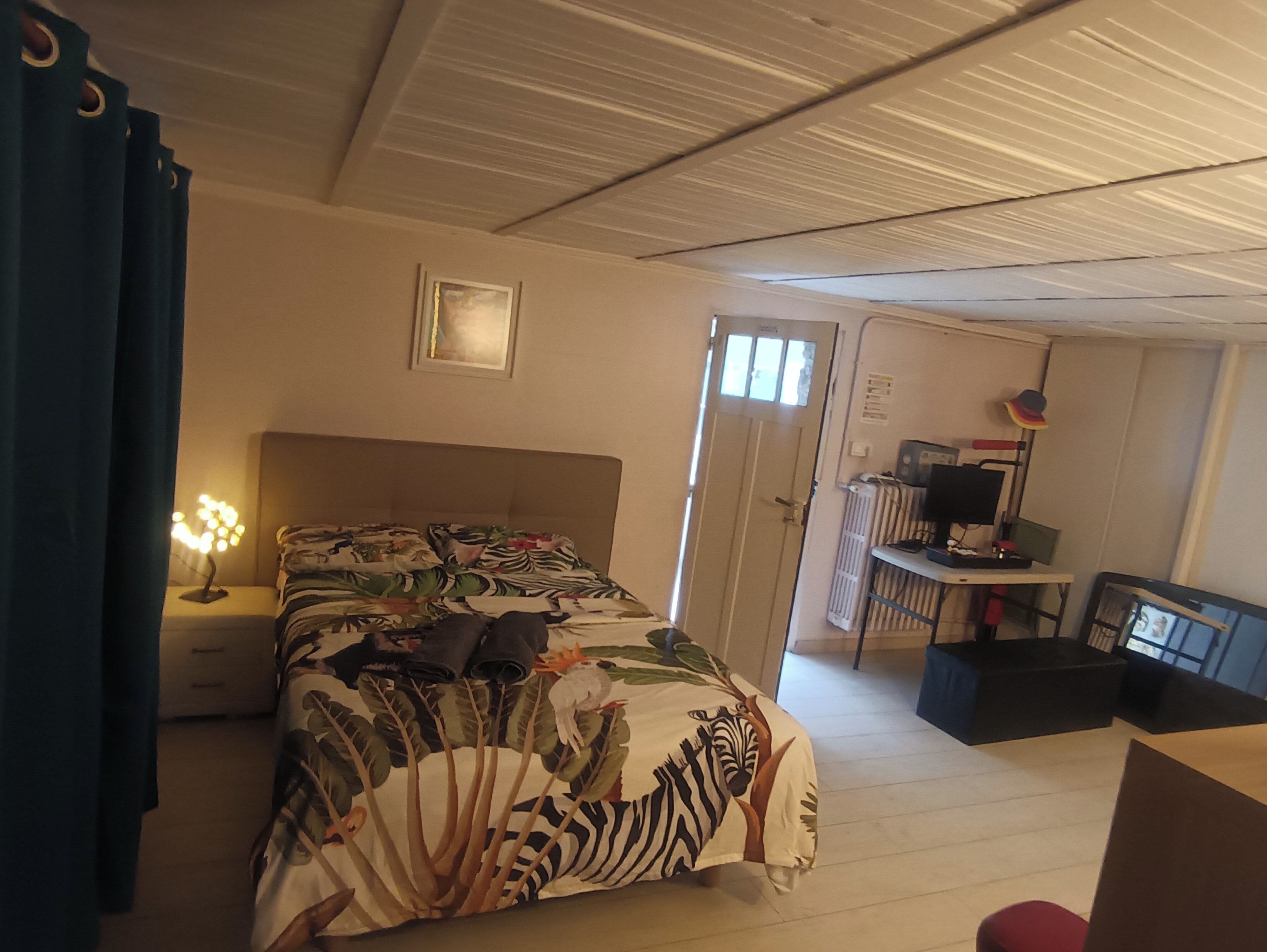 2 chambres, accès Internet, draps fournis