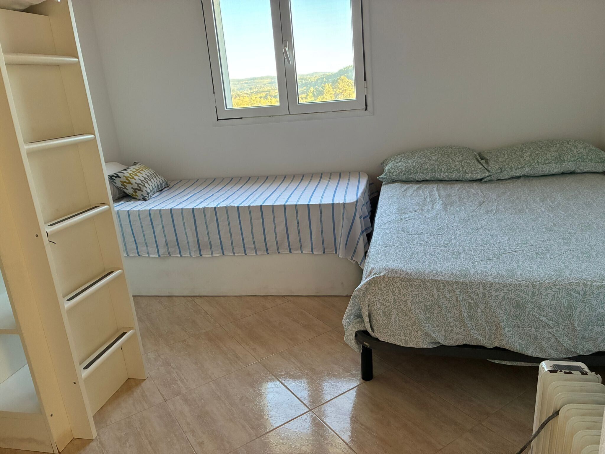 4 bedrooms, WiFi, bed sheets
