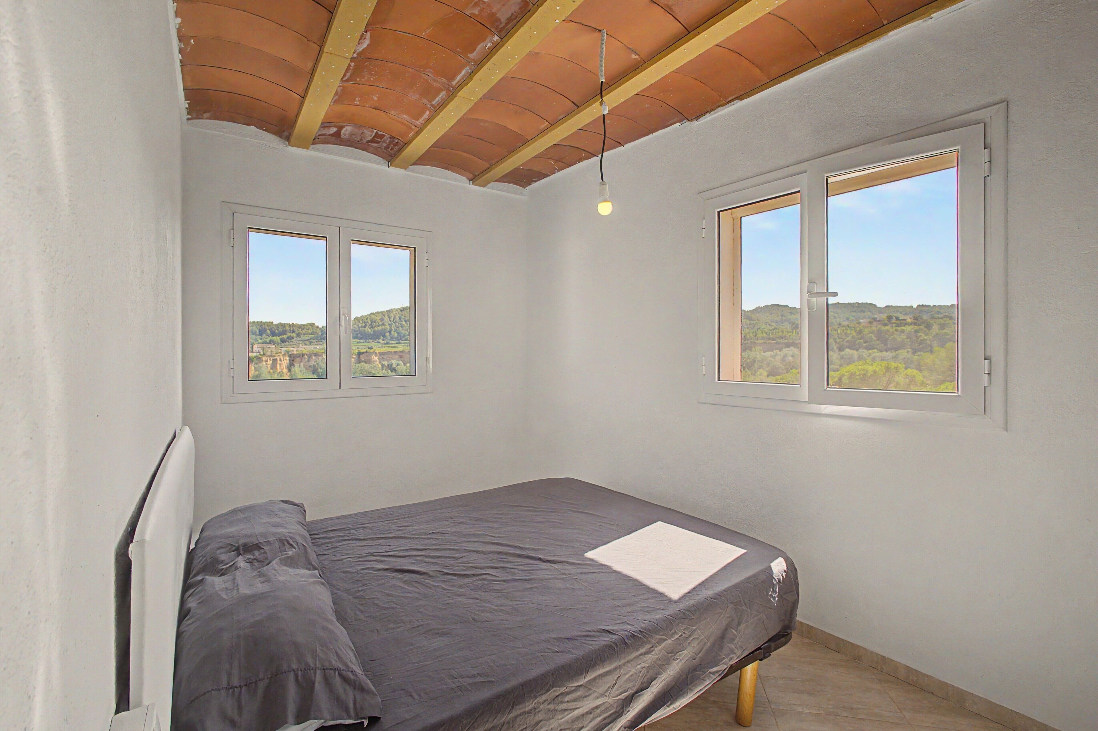 4 bedrooms, WiFi, bed sheets