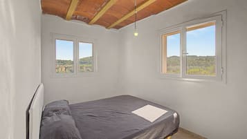 4 bedrooms, WiFi, bed sheets