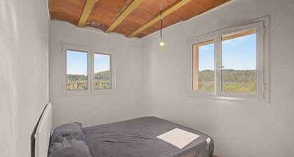 Rural house 'Maset De La Salut' with mountain views, Wi-Fi, and air conditioning
