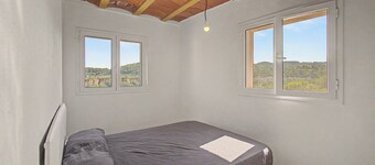 Rural house 'Maset De La Salut' with mountain views, Wi-Fi, and air conditioning