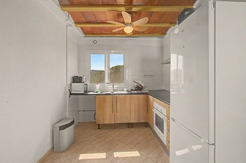 Rural house 'Maset De La Salut' with mountain views, Wi-Fi, and air conditioning