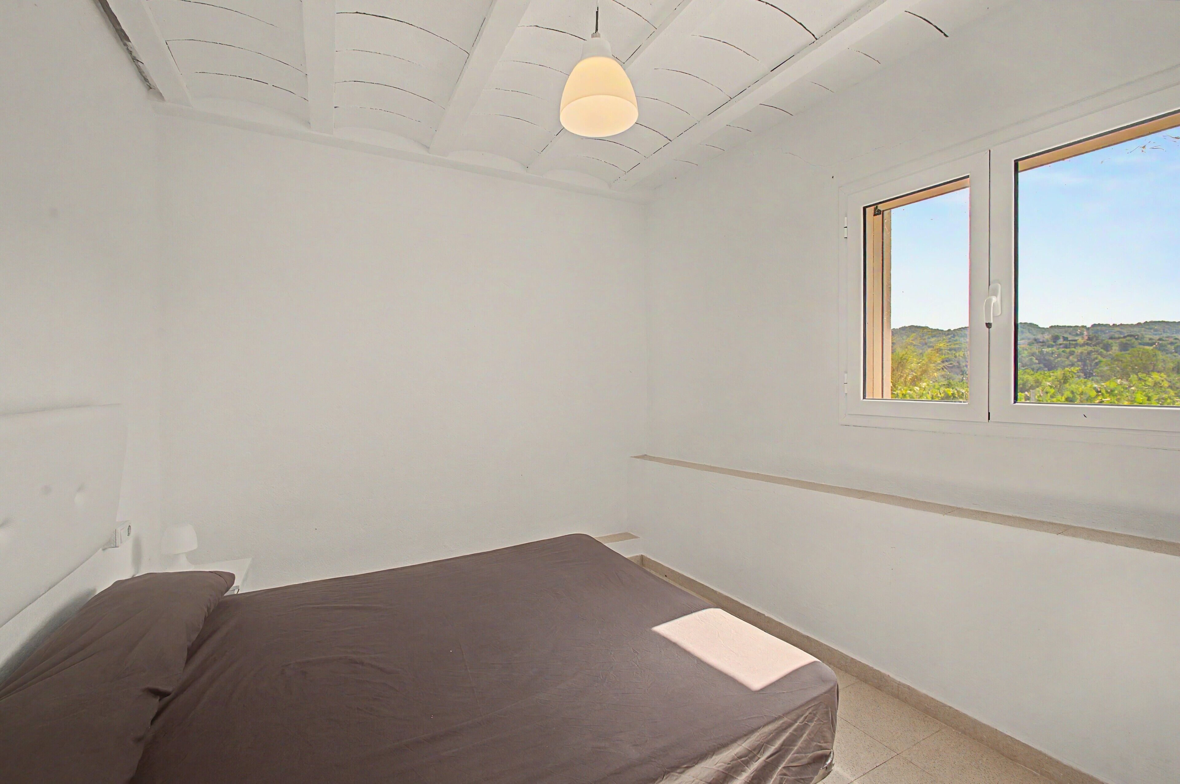 4 bedrooms, WiFi, bed sheets